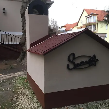 Maison d'hôtes Smeraldo Kastely Szallo